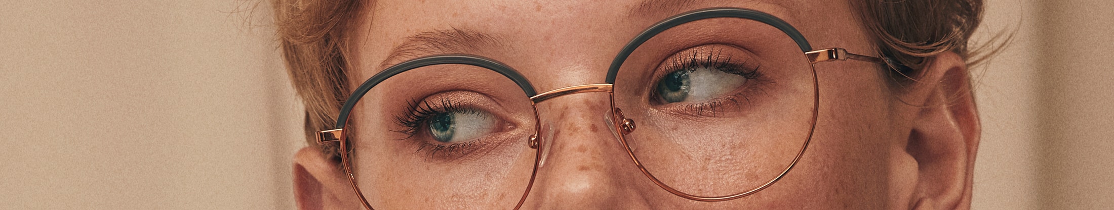 Collection lunettes de vue pour femmes chez La Roche Optique, opticien La Roche-sur-Foron 74800